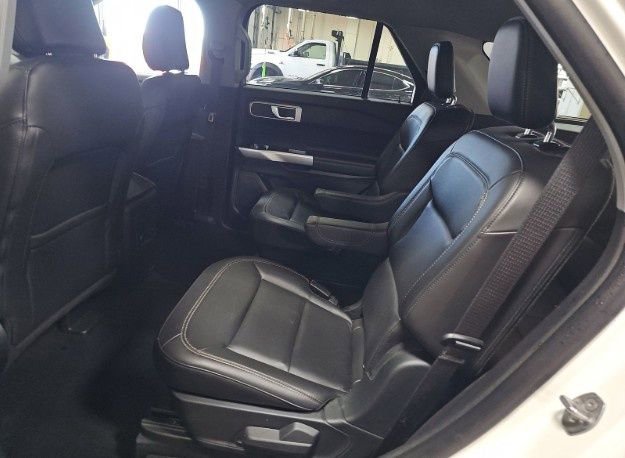 Used 2023 Ford Explorer XLT w/ Equipment Group 202A AWD/4WD image 6