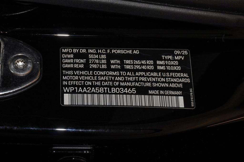 Certified 2026 Porsche Macan AWD/4WD image 29