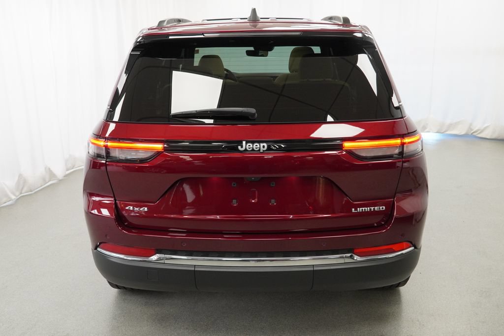 Certified 2025 Jeep Grand Cherokee Limited AWD/4WD image 11