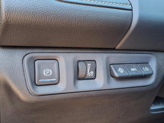 Used 2022 GMC Acadia SLT w/ Technology Package image 14