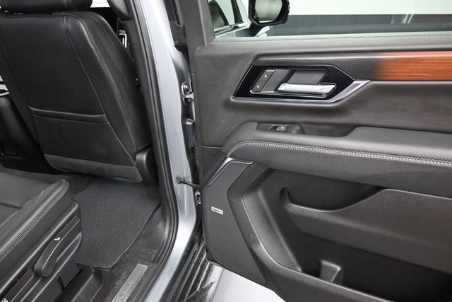 Used 2025 GMC Yukon XL Denali AWD/4WD image 15