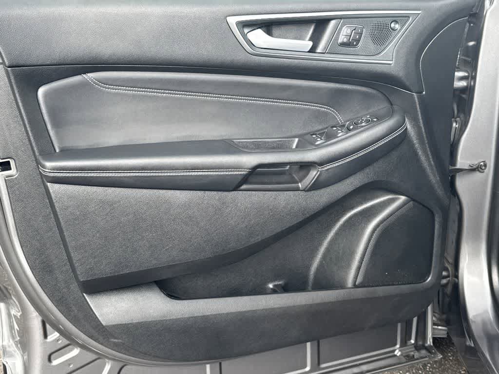 Certified 2024 Ford Edge Titanium image 10