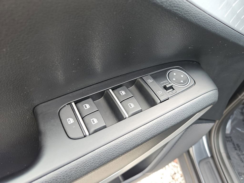 Used 2025 Kia Soul LX w/ LX Technology Package FWD image 18