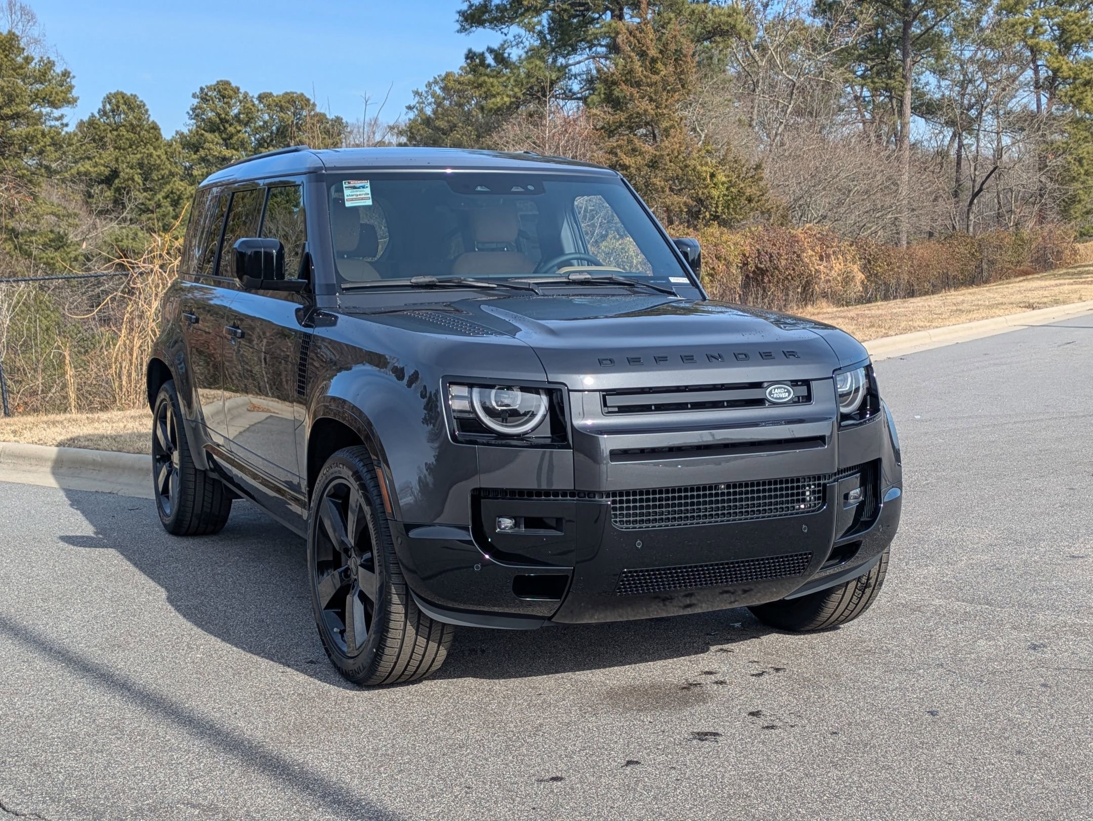 New 2026 Land Rover Defender 110 X-Dynamic SE image 3