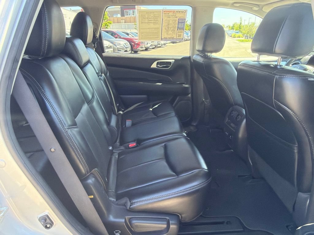 Used 2017 Nissan Pathfinder SL w/ SL Premium Package AWD/4WD image 13
