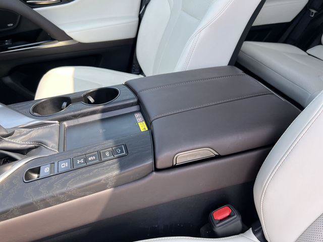 Certified 2024 Lexus LX 600 4WD w/ Appearance Package image 19