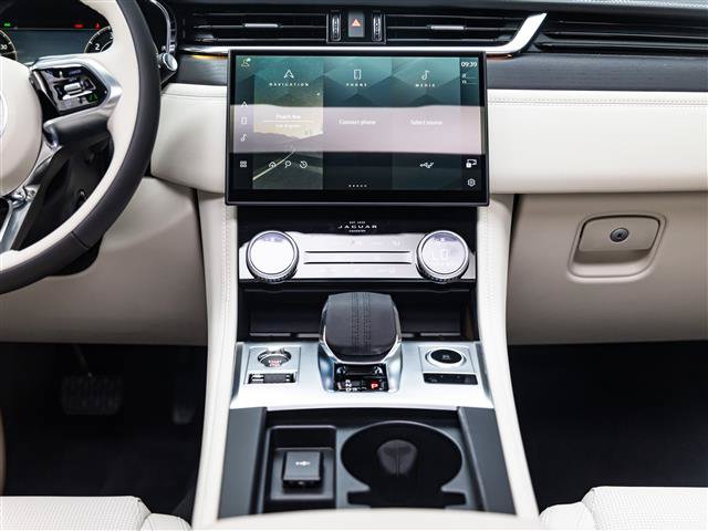 New 2026 Jaguar F-PACE R-Dynamic S AWD/4WD image 32