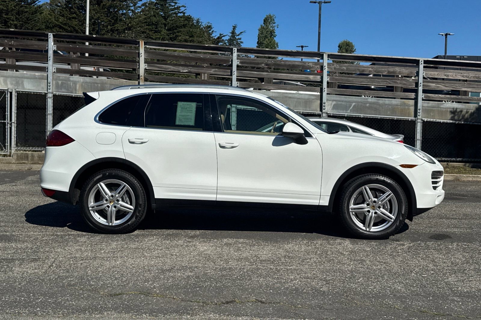 Used 2014 Porsche Cayenne AWD/4WD image 3