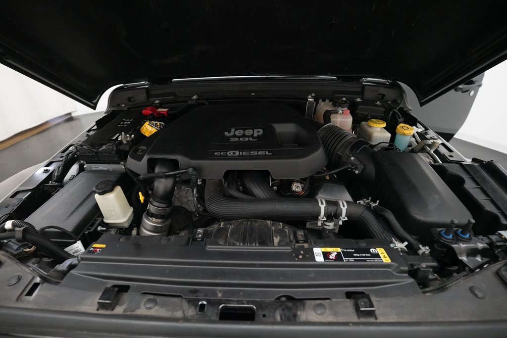 Used 2021 Jeep Wrangler Unlimited Sahara image 3