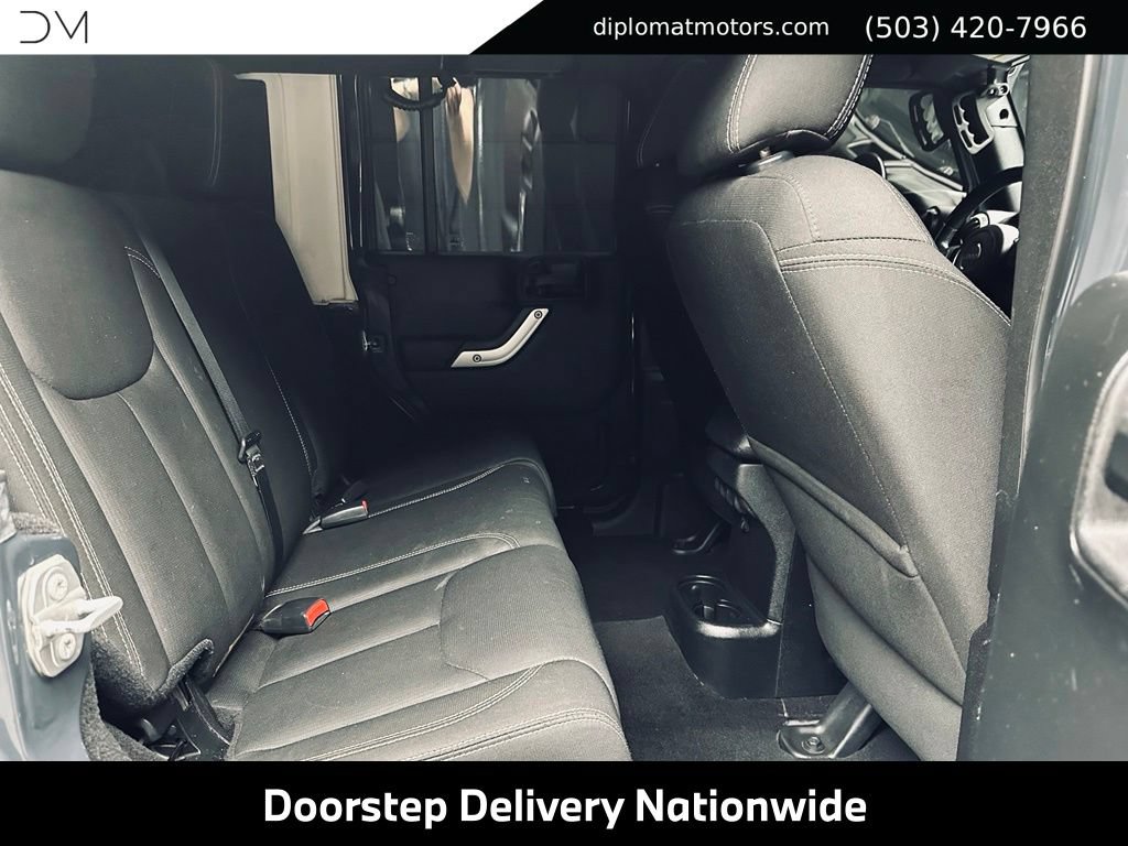 Used 2017 Jeep Wrangler Unlimited Rubicon w/ Connectivity Group AWD/4WD image 20