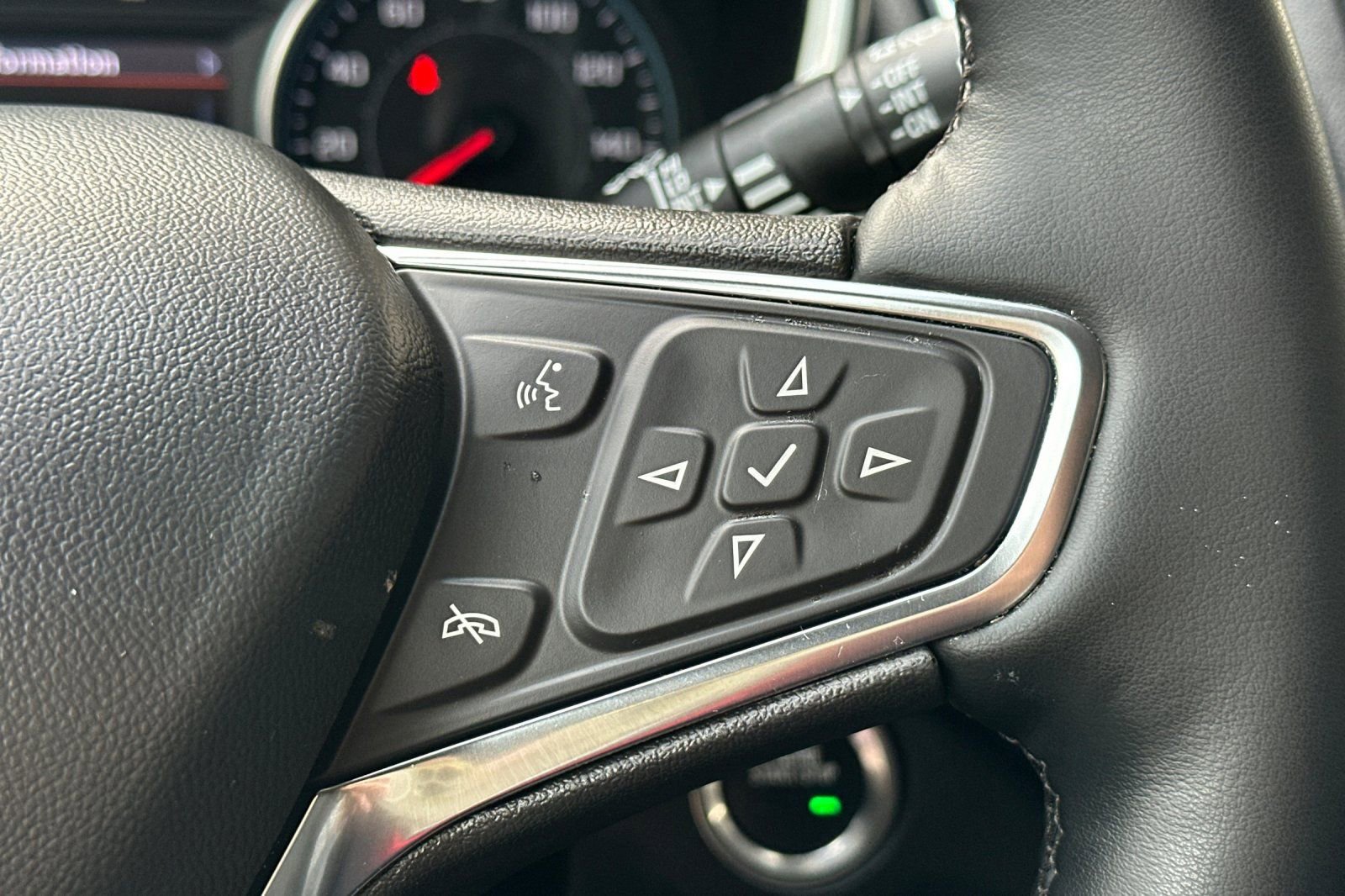 Certified 2024 Chevrolet Equinox LT image 32