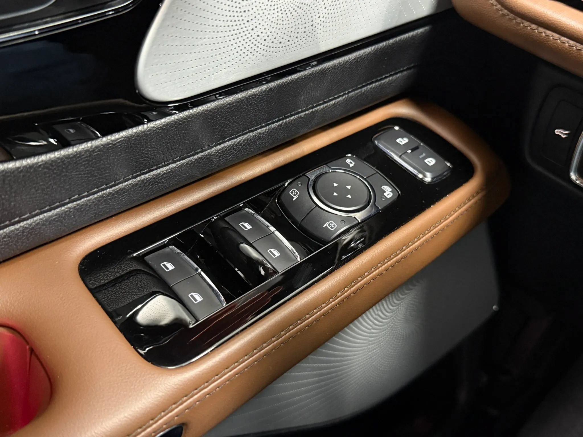 Used 2022 Lincoln Aviator Reserve w/ Equipment Group 201A AWD/4WD image 32