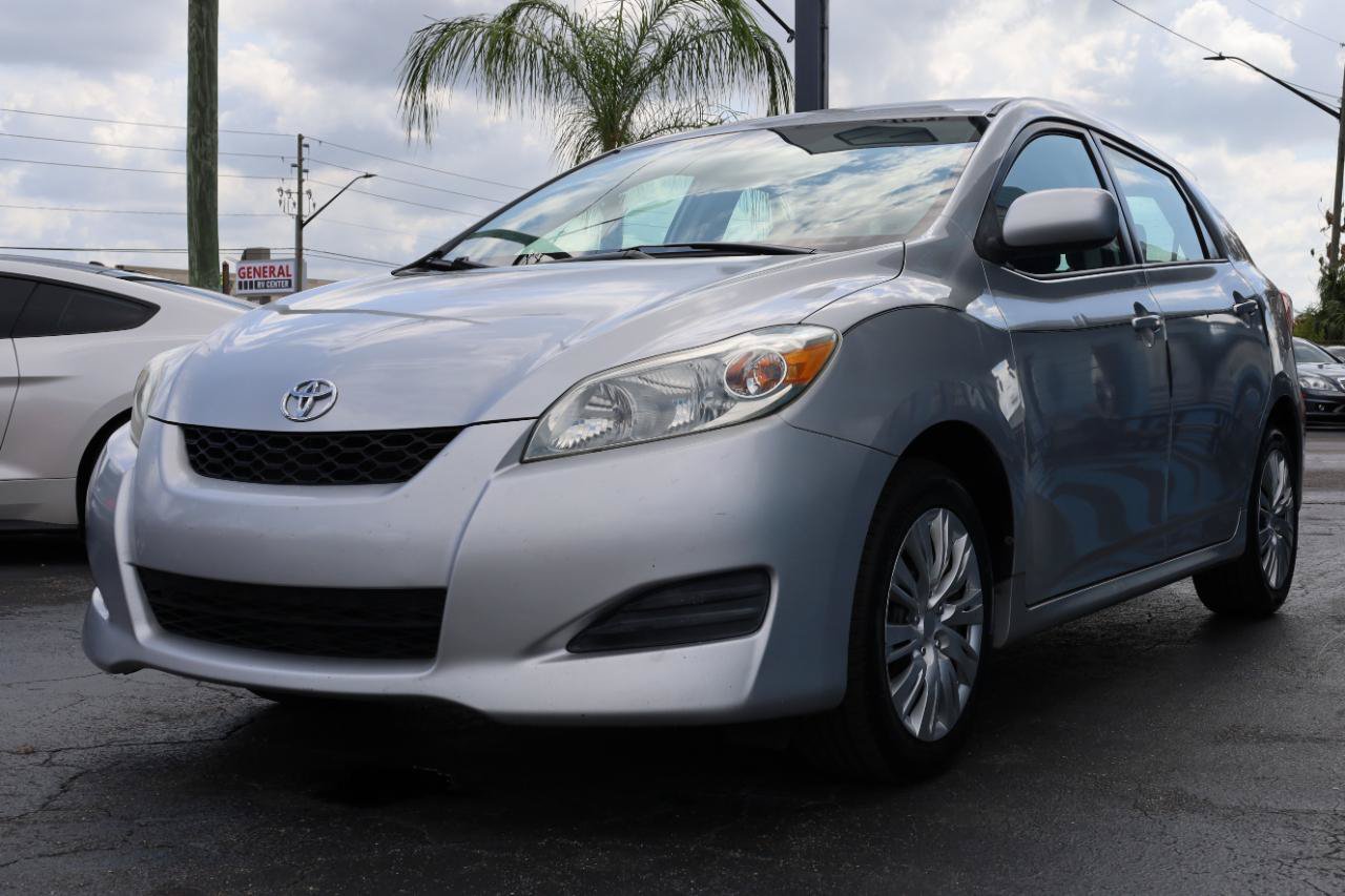 Used 2011 Toyota Matrix FWD image 2