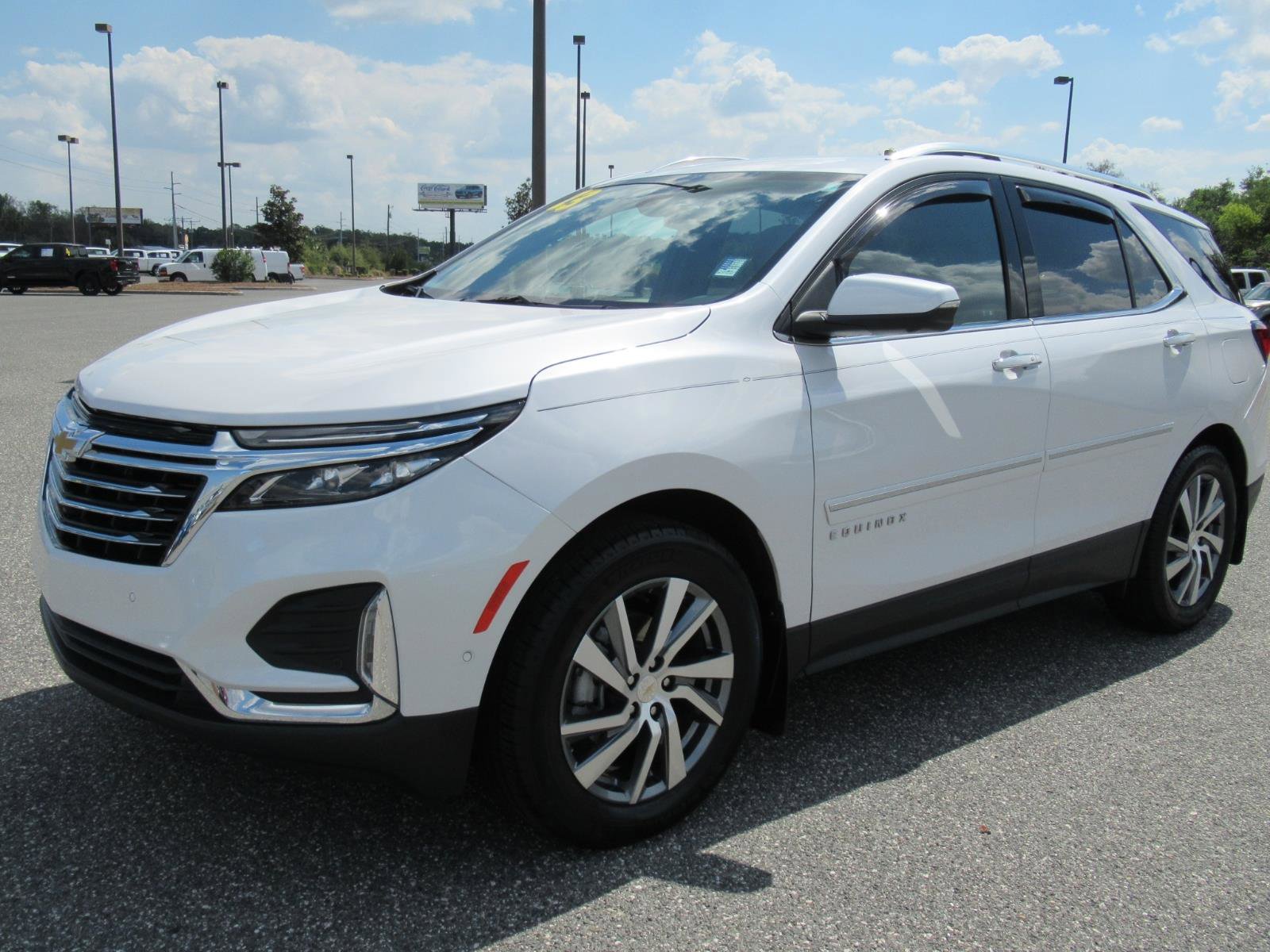 Used 2023 Chevrolet Equinox Premier FWD image 3