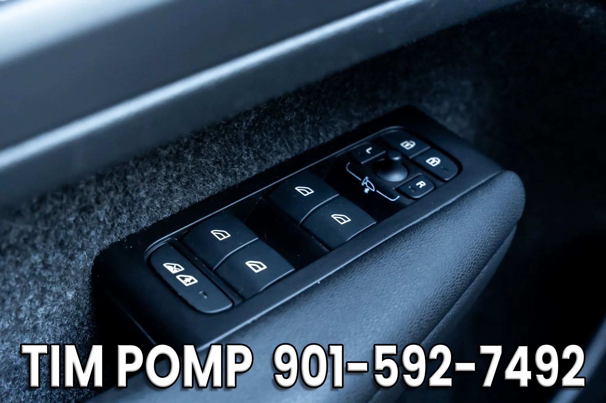 Used 2022 Volvo XC40 P8 Recharge Ultimate image 29