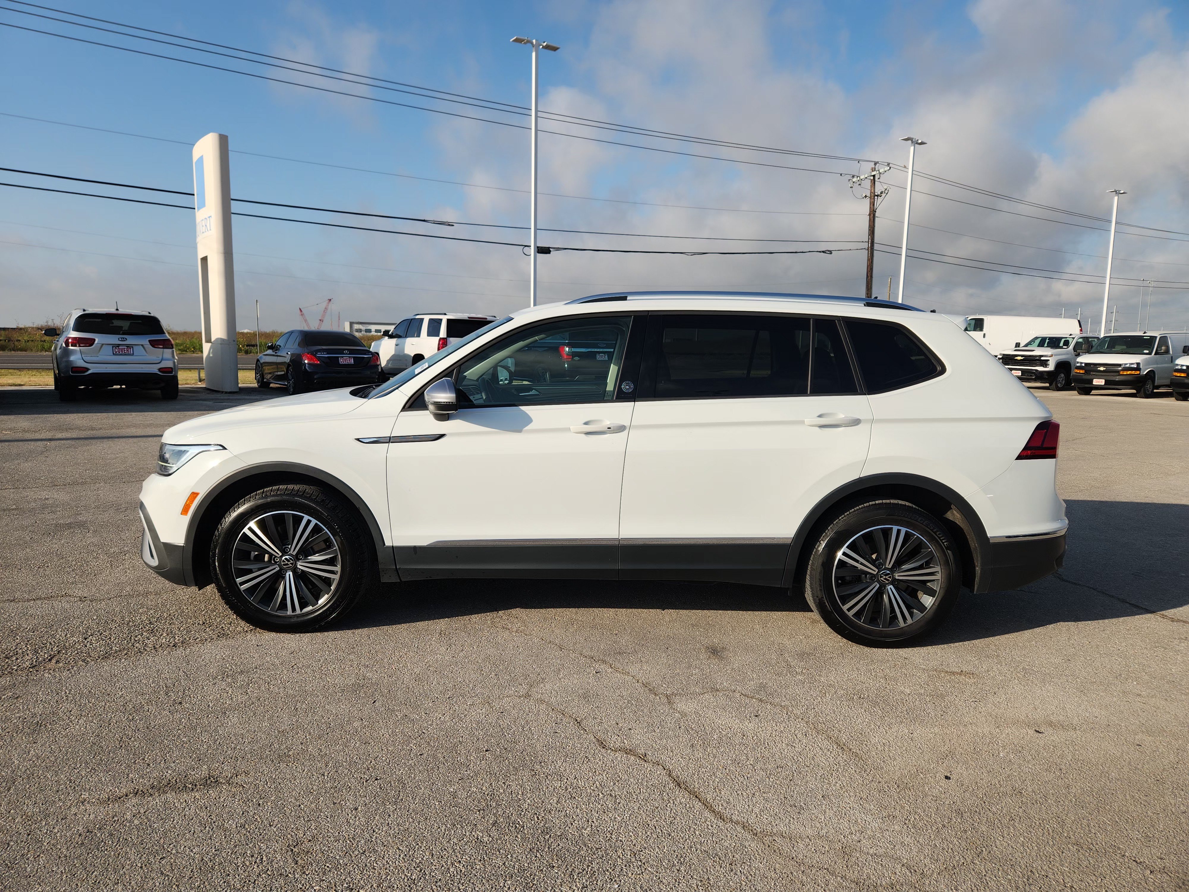 Used 2024 Volkswagen Tiguan Wolfsburg Edition FWD image 4