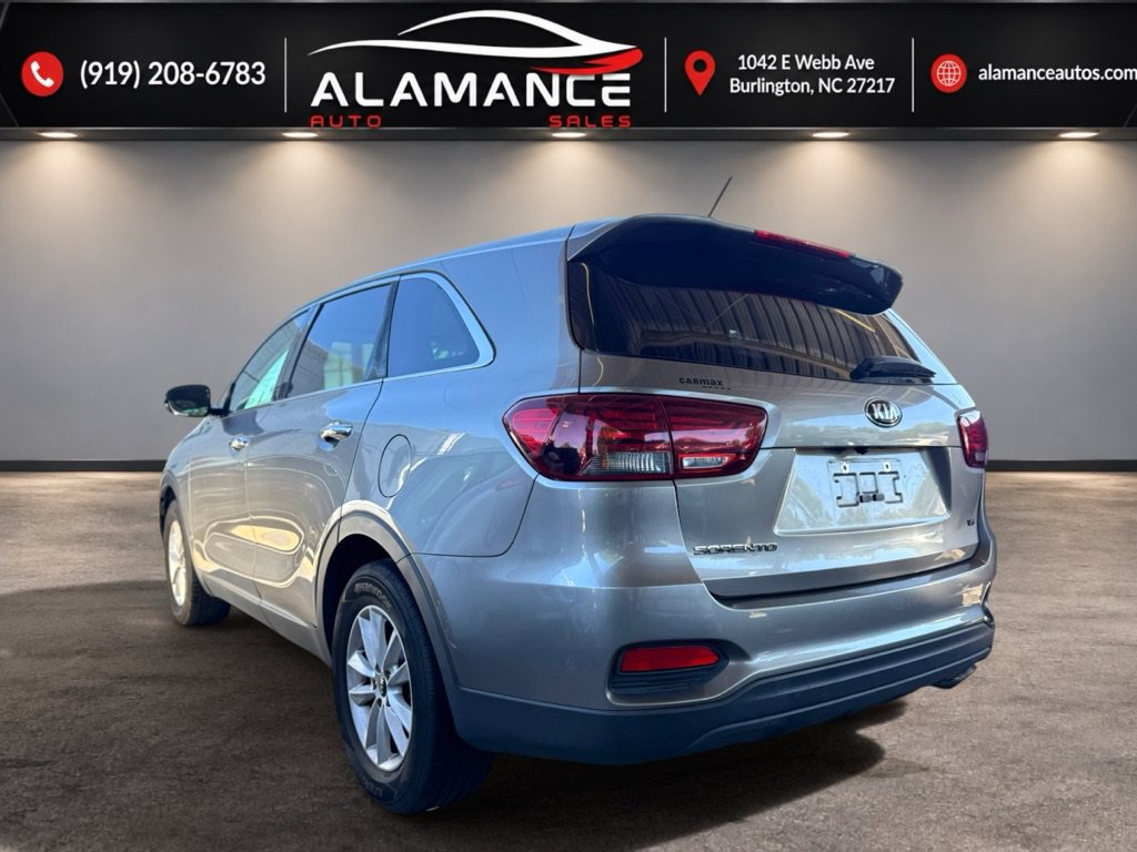 Used 2019 Kia Sorento FWD V6 image 3