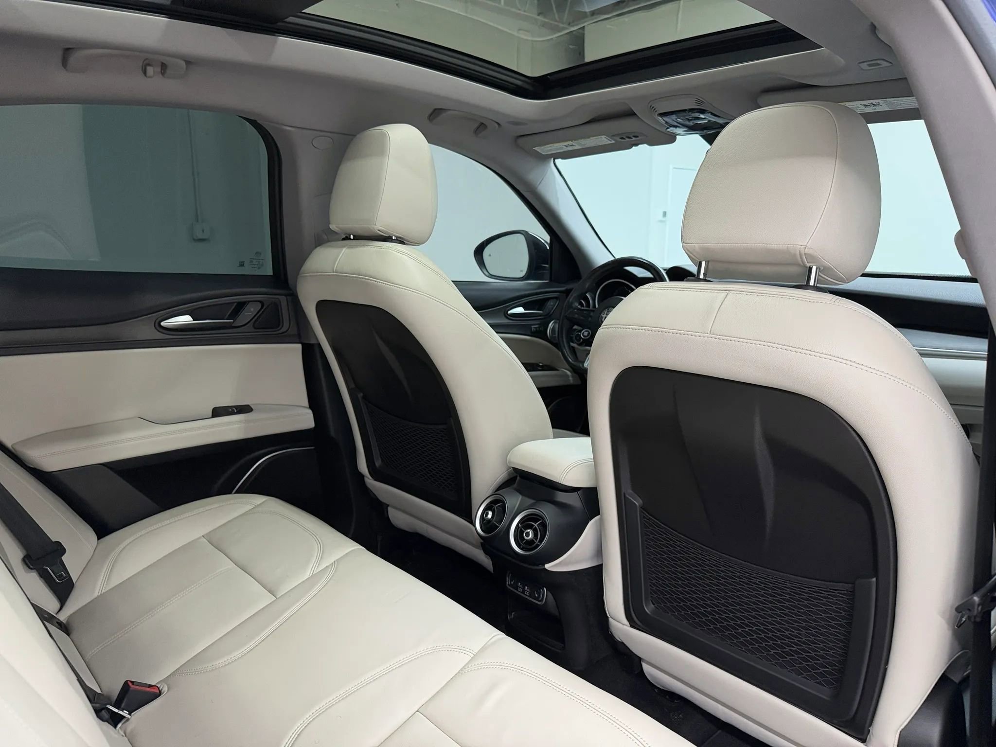 Used 2020 Alfa Romeo Stelvio Ti w/ Nero Edizione AWD/4WD image 14