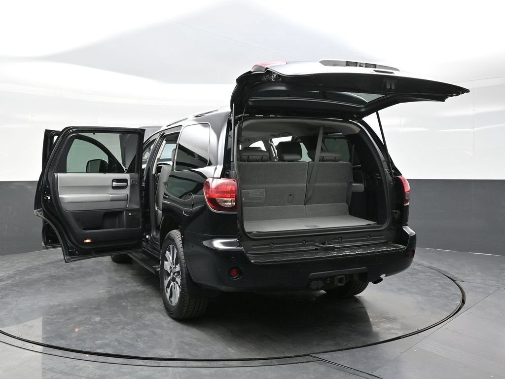 Used 2018 Toyota Sequoia Limited w/ Safety & Convenience Package AWD/4WD image 39