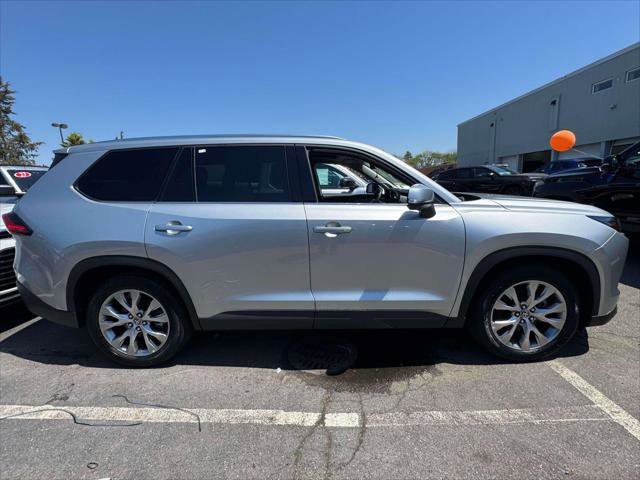 Certified 2024 Toyota Grand Highlander AWD image 7