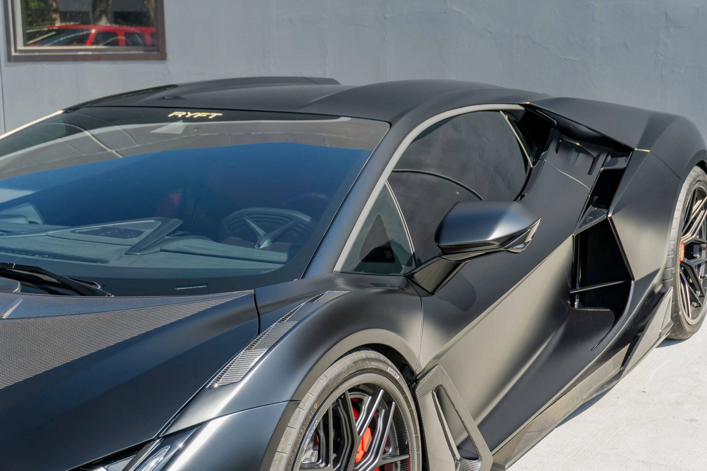 Used 2025 Lamborghini Revuelto AWD/4WD image 33