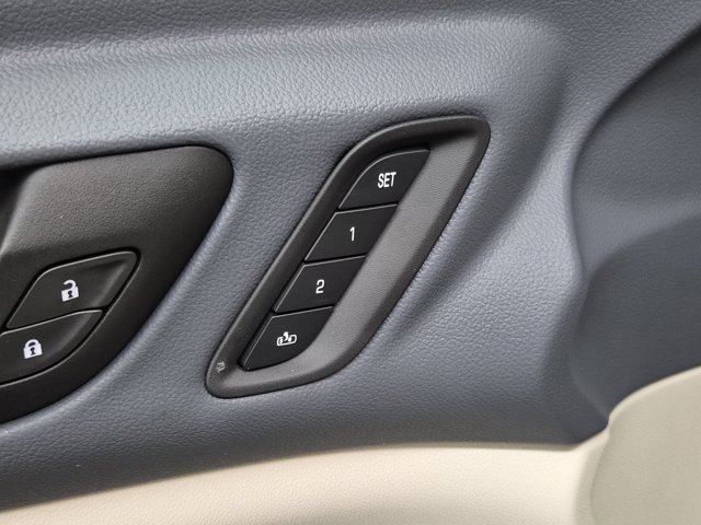 Used 2023 GMC Acadia Denali w/ Denali Technology Package image 21