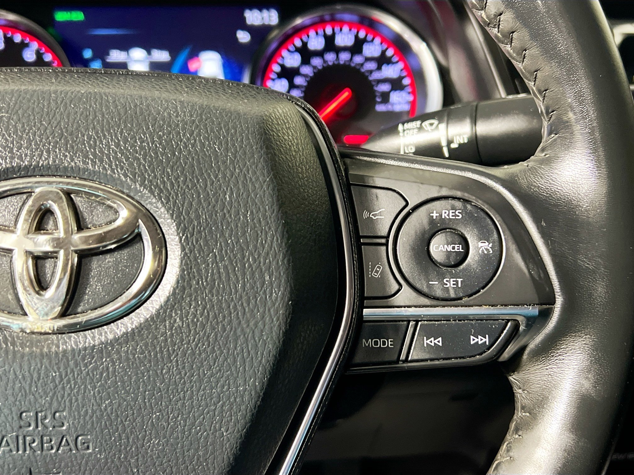 Used 2020 Toyota Camry XSE image 19