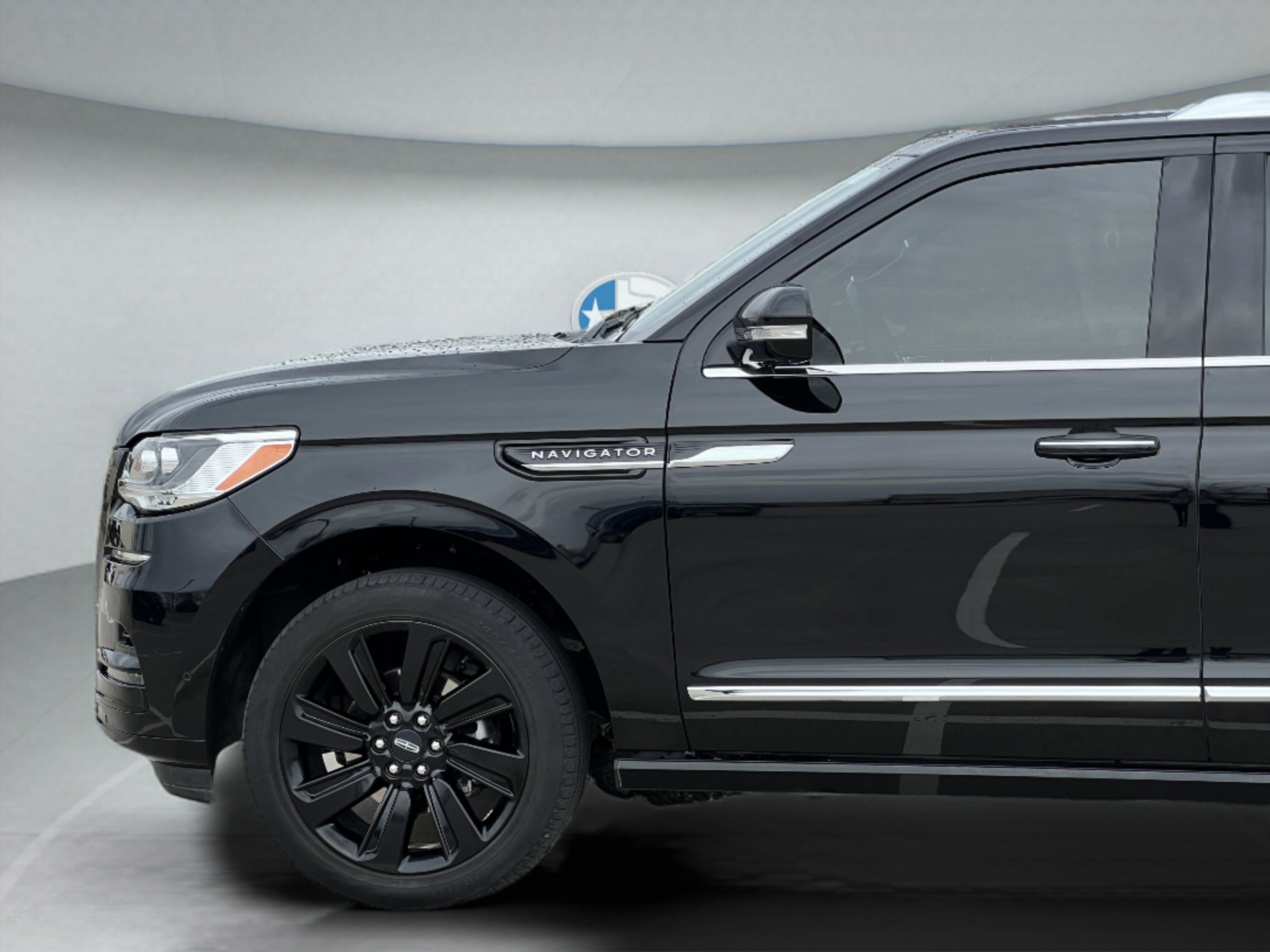 Used 2023 Lincoln Navigator L Reserve image 10