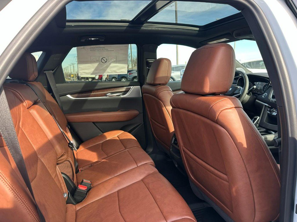 New 2026 Cadillac XT5 Sportv w/ LPO, Floor Liner Package image 4