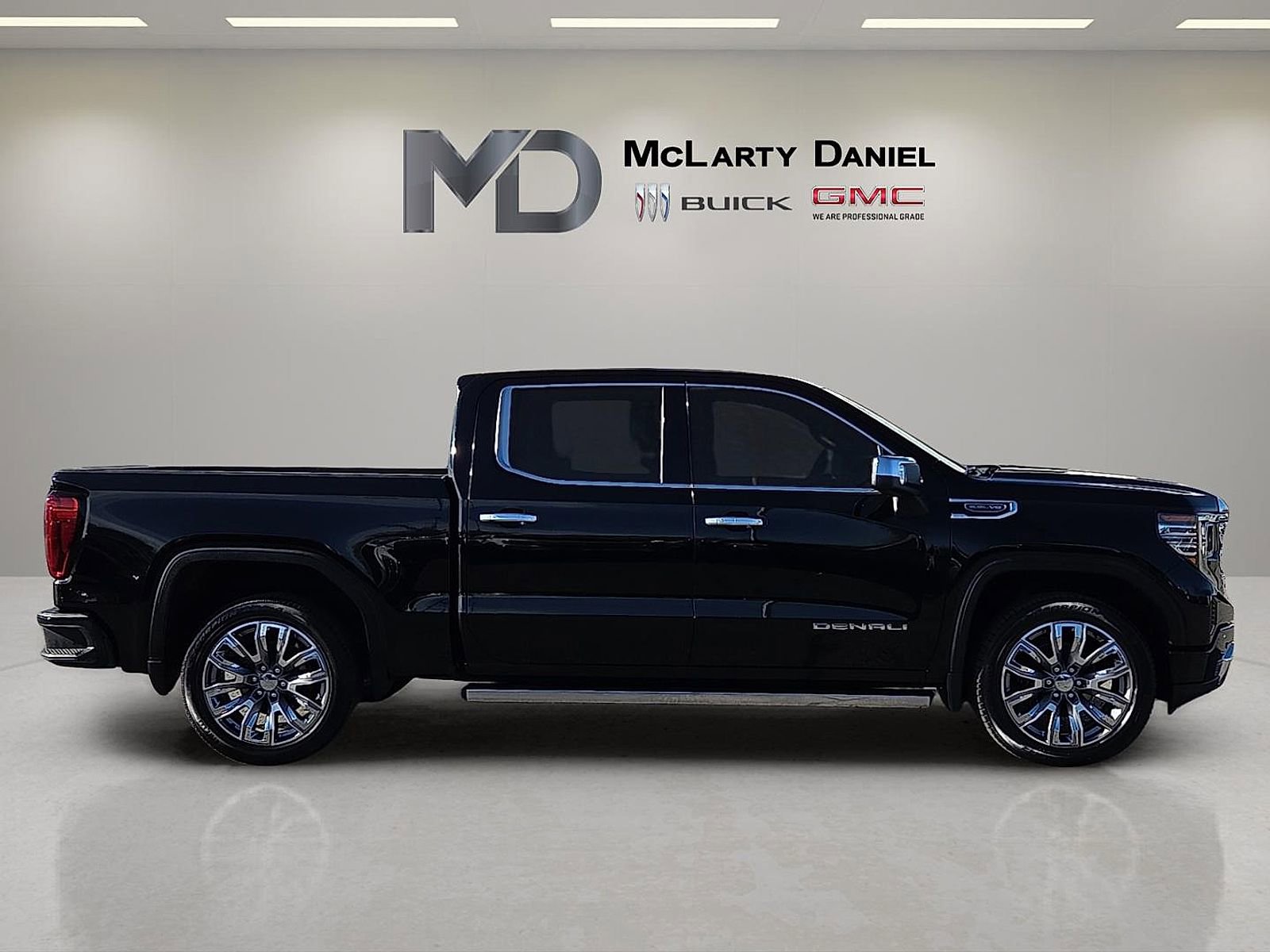 Used 2023 GMC Sierra 1500 Denali w/ Denali Reserve Package image 6