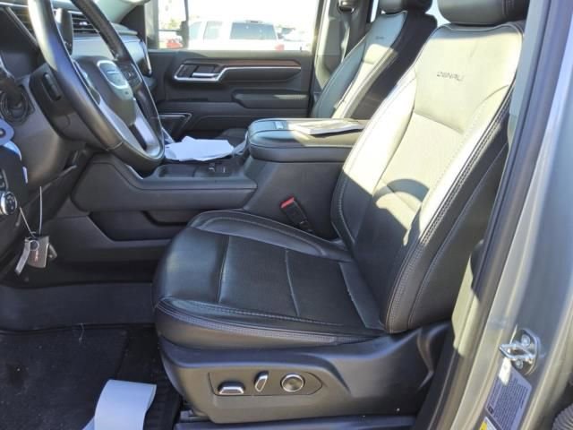 Used 2024 GMC Sierra 3500 Denali w/ Denali Reserve Package image 3