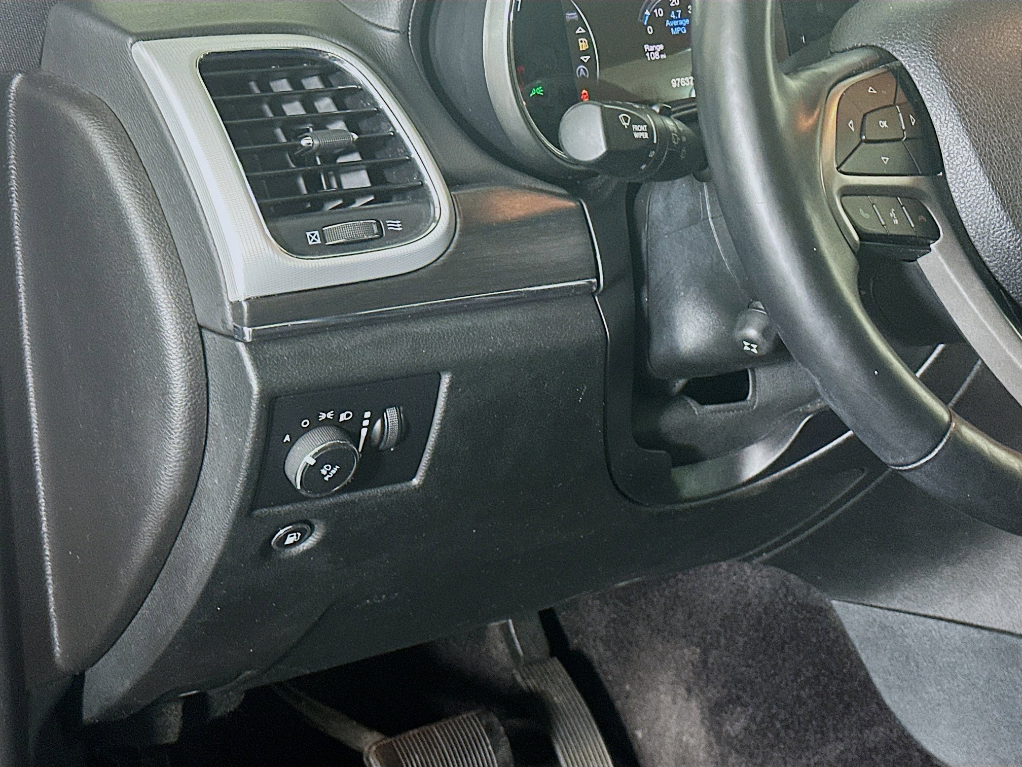 Used 2018 Jeep Grand Cherokee Limited image 17