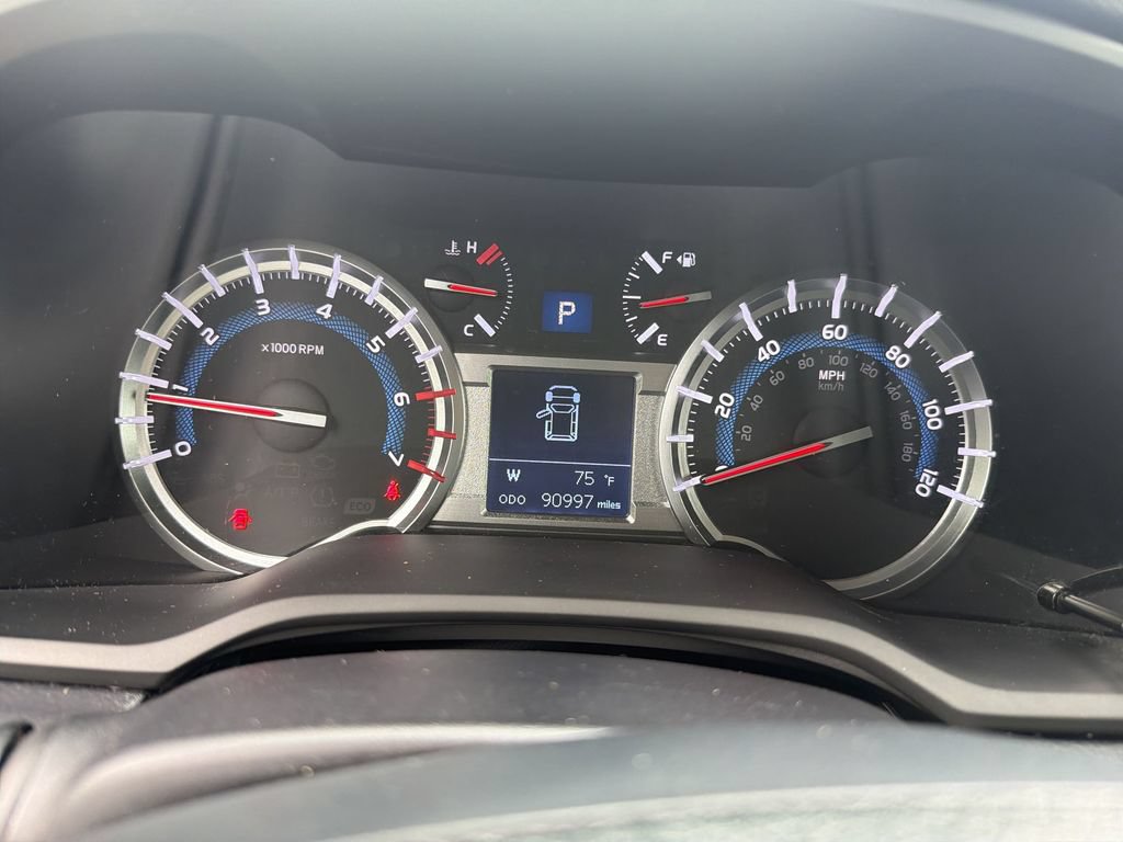 Used 2019 Toyota 4Runner SR5 AWD/4WD image 15