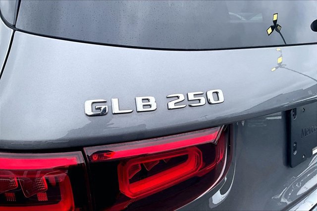 Certified 2023 Mercedes-Benz GLB 250 4MATIC w/ Premium Package image 8