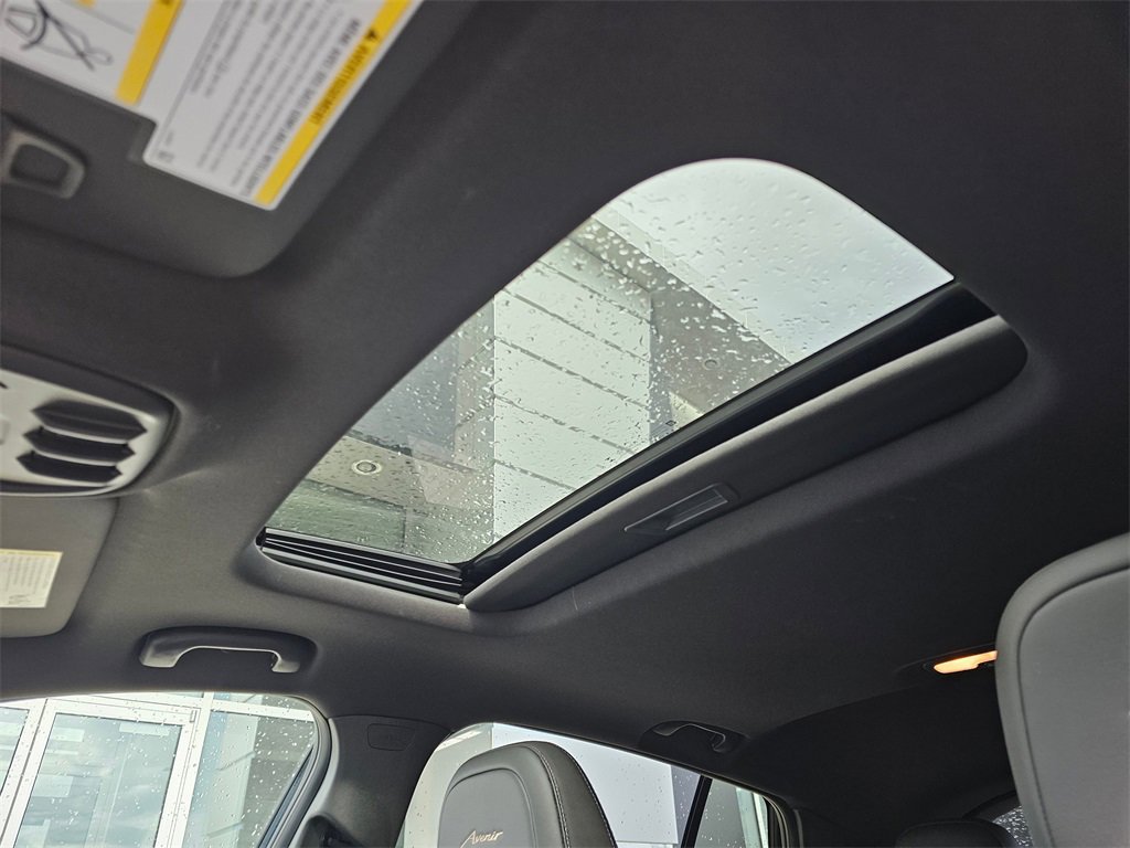 Used 2025 Buick Envista Avenir image 23