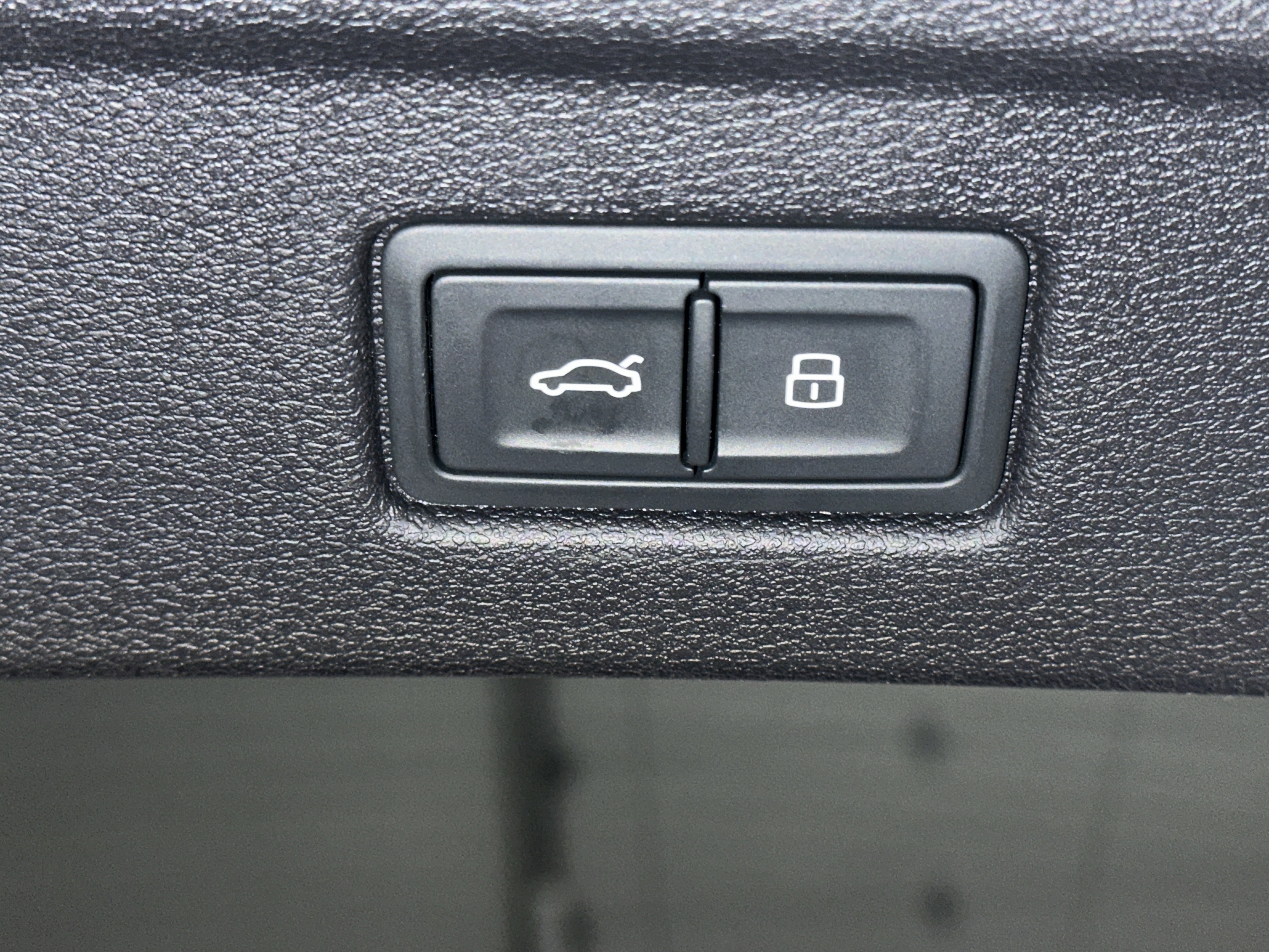 Used 2023 Audi A5 2.0T Premium Plus w/ Premium Plus image 15