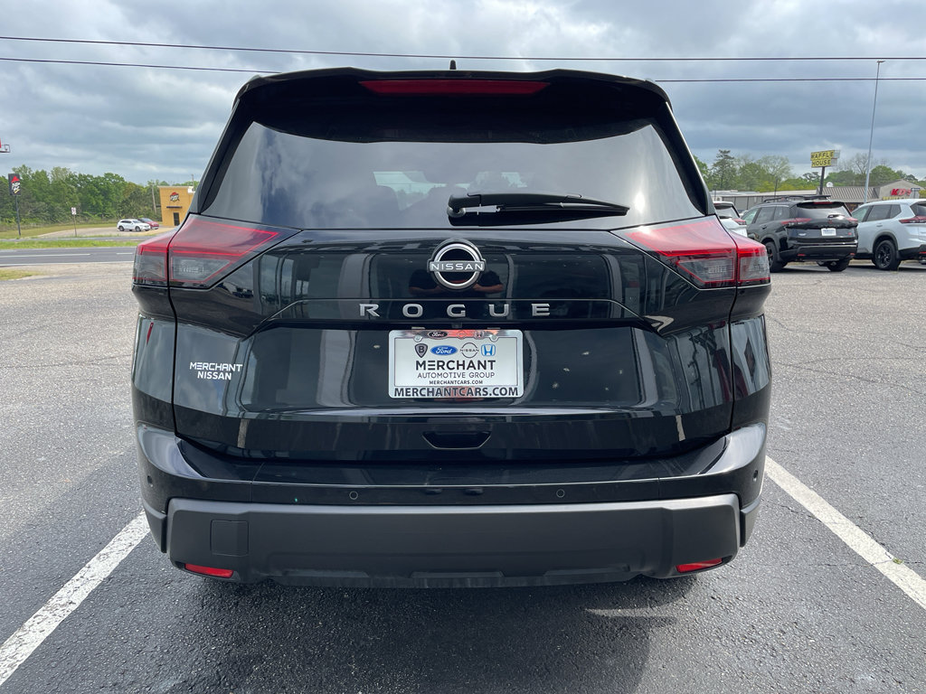 Used 2025 Nissan Rogue S image 14