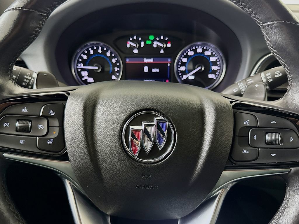 Used 2023 Buick Enclave Essence image 10