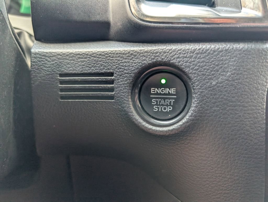 Used 2022 Ford Ranger Lariat w/ Equipment Group 501A High image 18