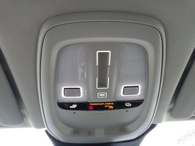 Certified 2023 Volvo XC60 B5 Plus w/ Climate Package image 36