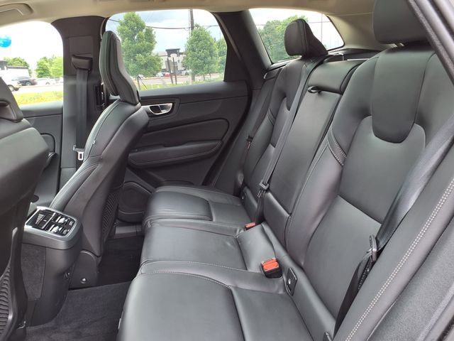 Used 2023 Volvo XC60 B5 Ultimate w/ Protection Package Premier FWD image 17