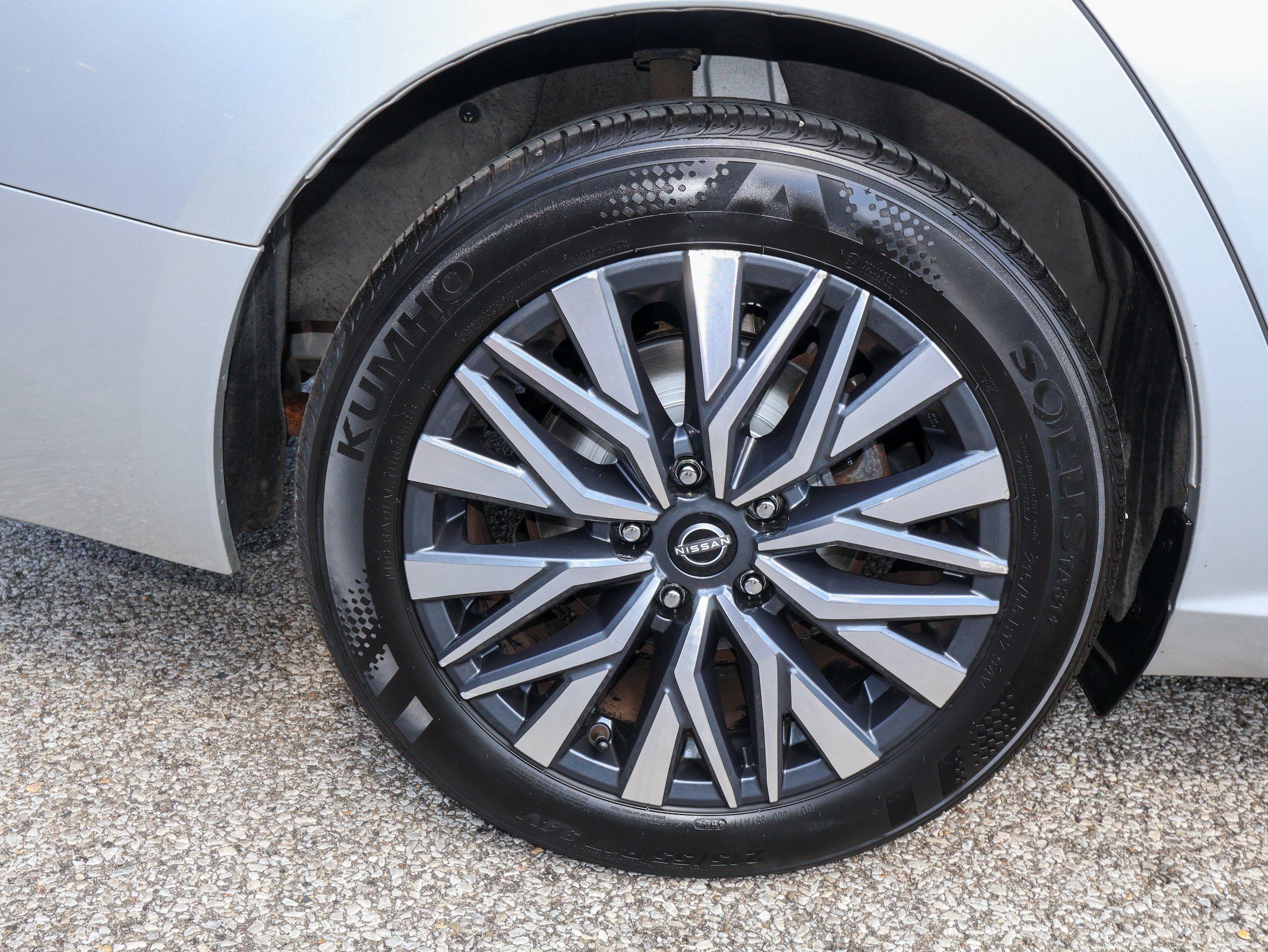 Used 2025 Nissan Altima 2.5 SV FWD image 27