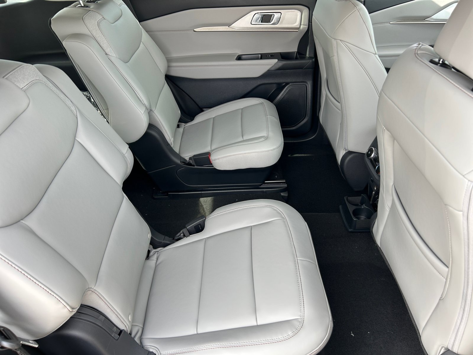 New 2026 Ford Explorer Active w/ Active Comfort Package RWD image 18