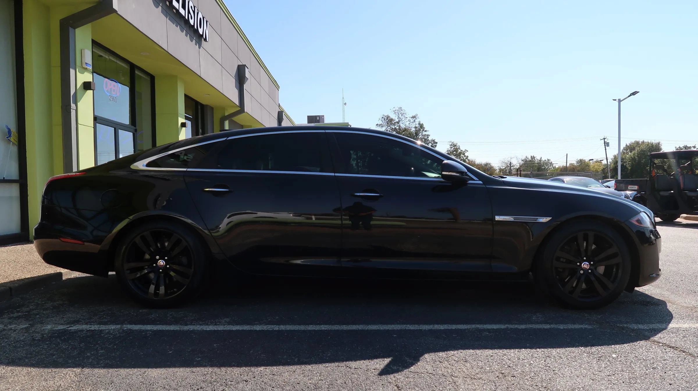 Used 2017 Jaguar XJ L Portfolio AWD/4WD image 8