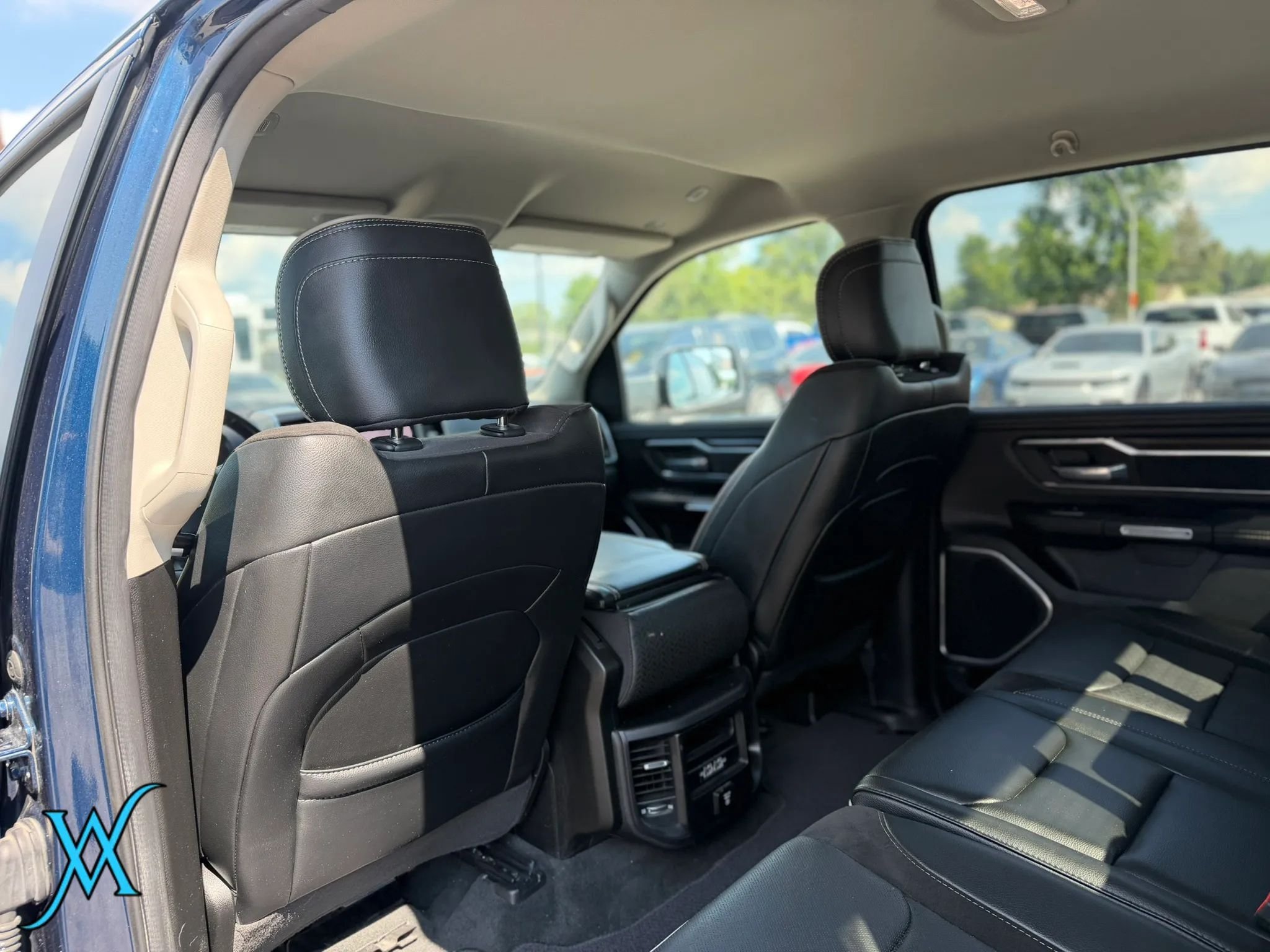 Used 2022 RAM 1500 Laramie AWD/4WD image 15