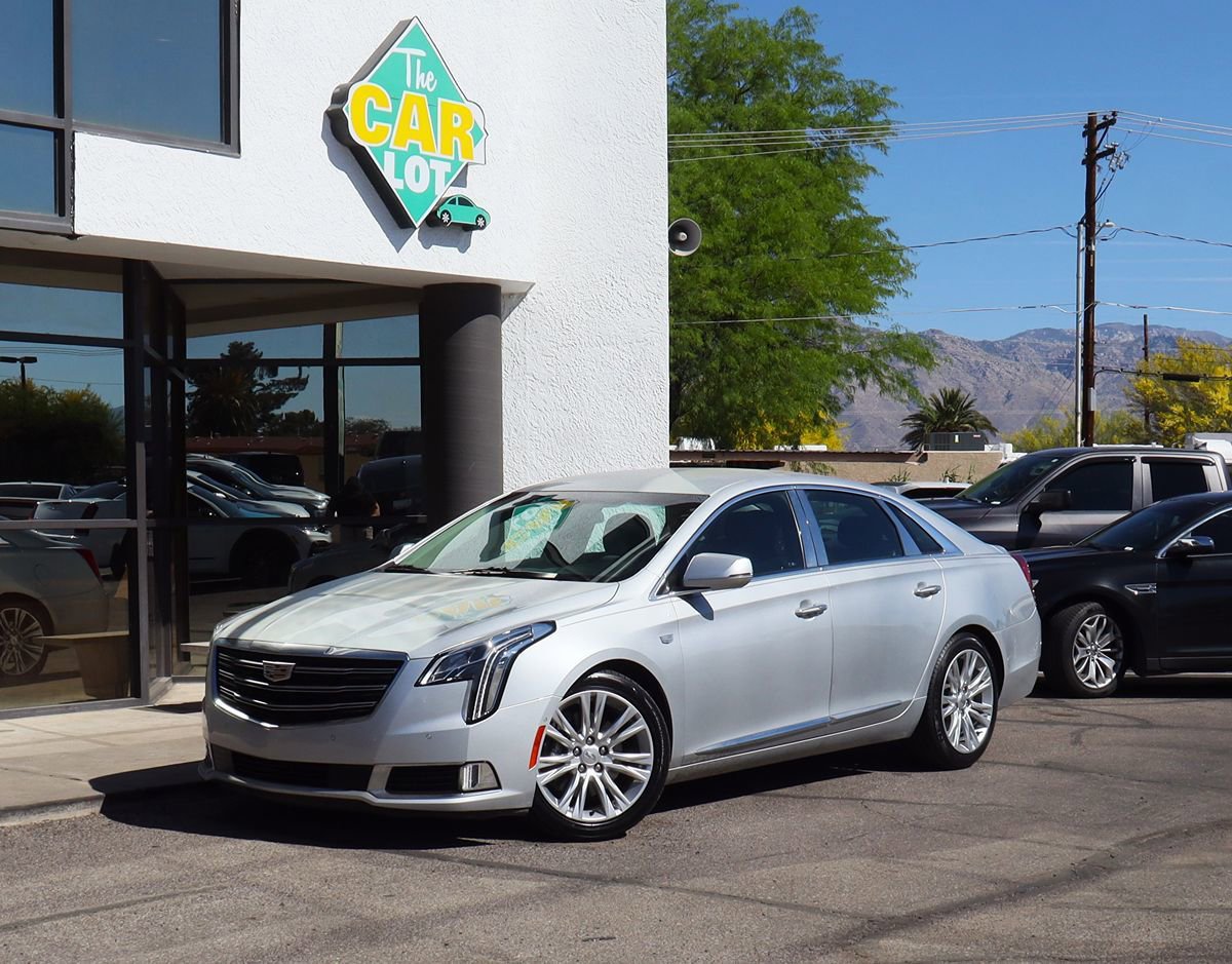 Used 2018 Cadillac XTS Luxury FWD image 2