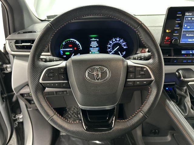Used 2021 Toyota Sienna XSE image 8
