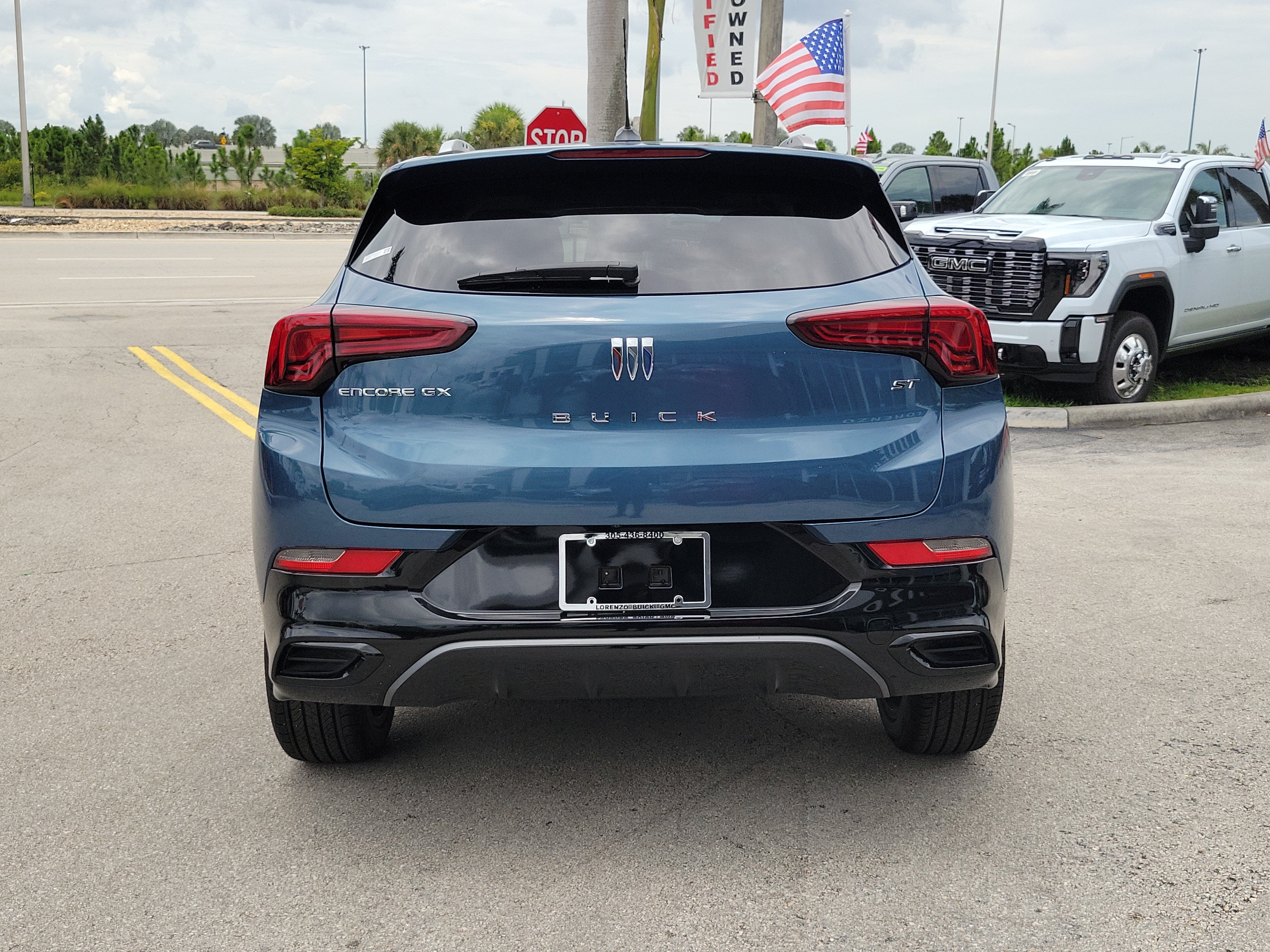 Used 2024 Buick Encore GX Sport Touring w/ Experience Buick Package FWD image 6