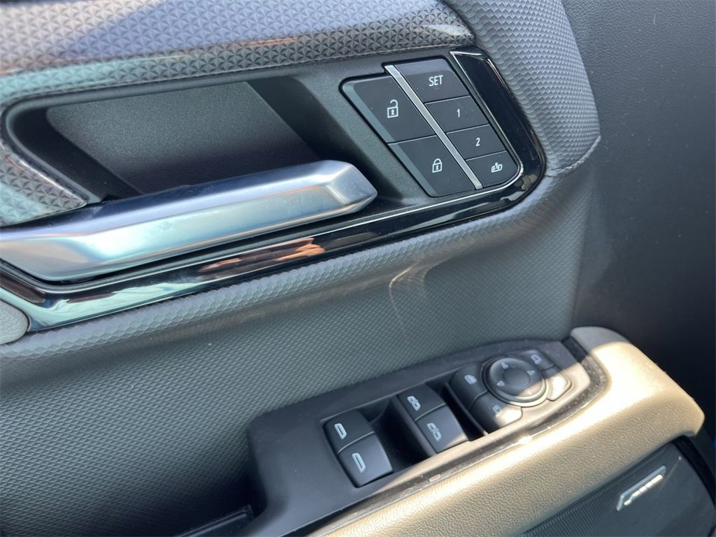 Certified 2023 Chevrolet Silverado 1500 ZR2 w/ Technology Package image 24