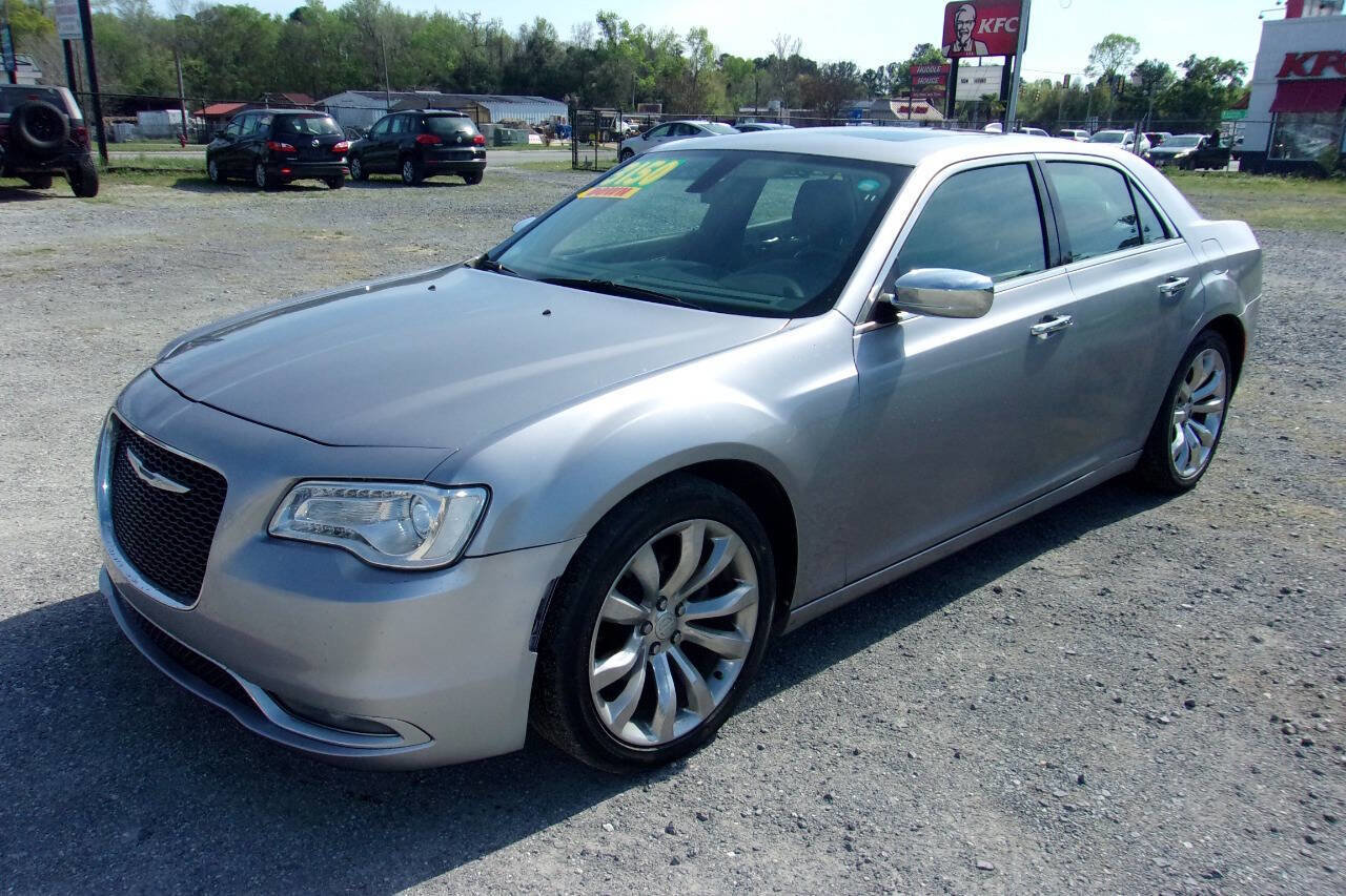 Used 2017 Chrysler 300 C w/ Harman/Kardon Audio Group RWD image 3